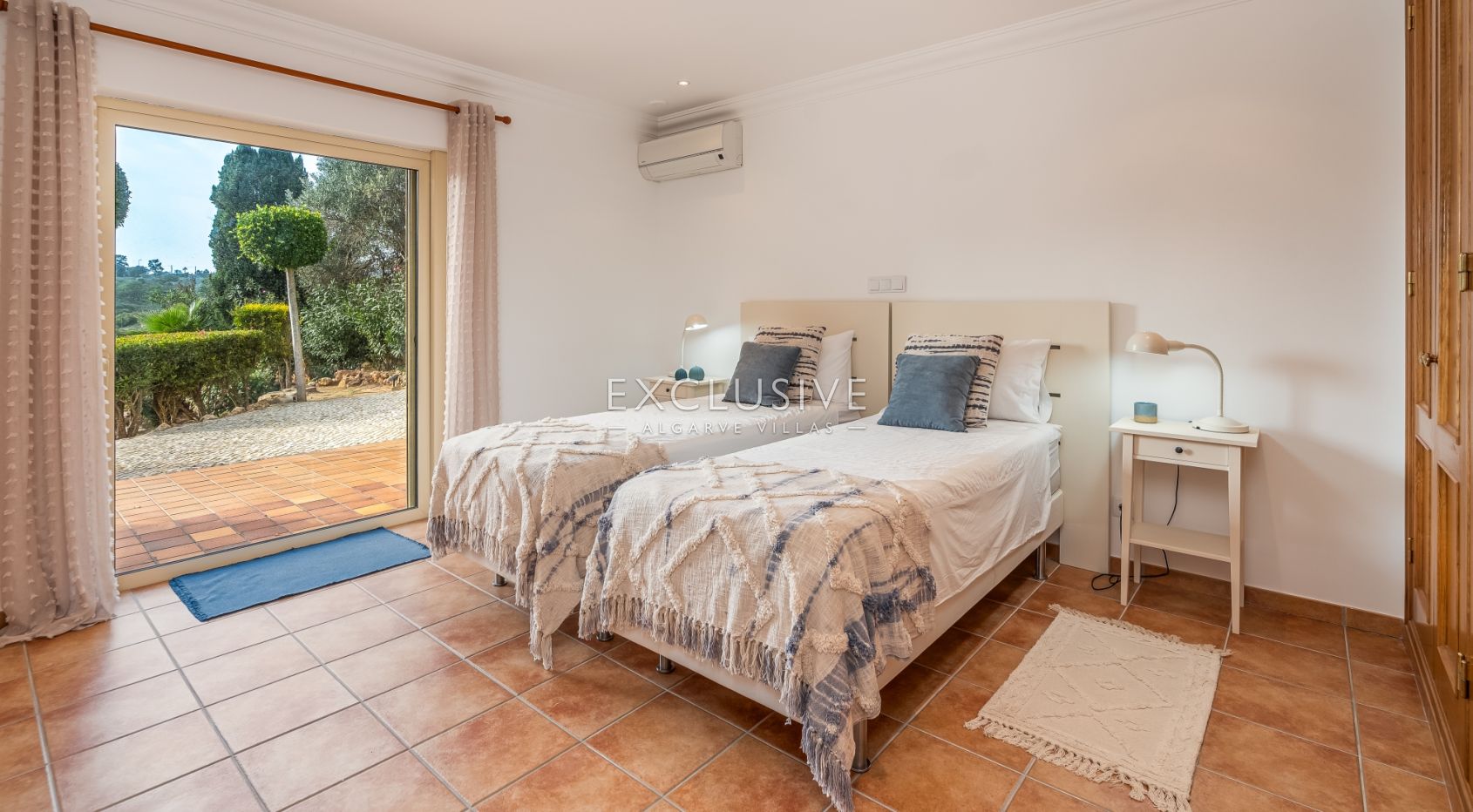 Villa de style méditerranéen de 3+2 chambres près de l'océan à Carvoeiro