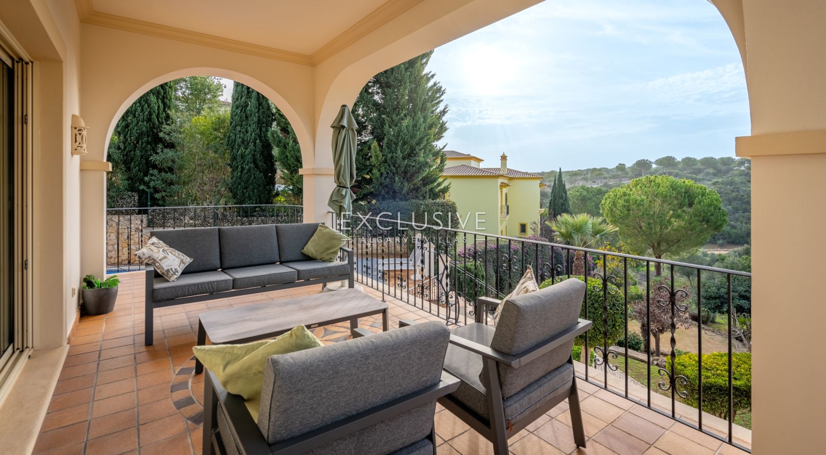 Villa de style méditerranéen de 3+2 chambres près de l'océan à Carvoeiro