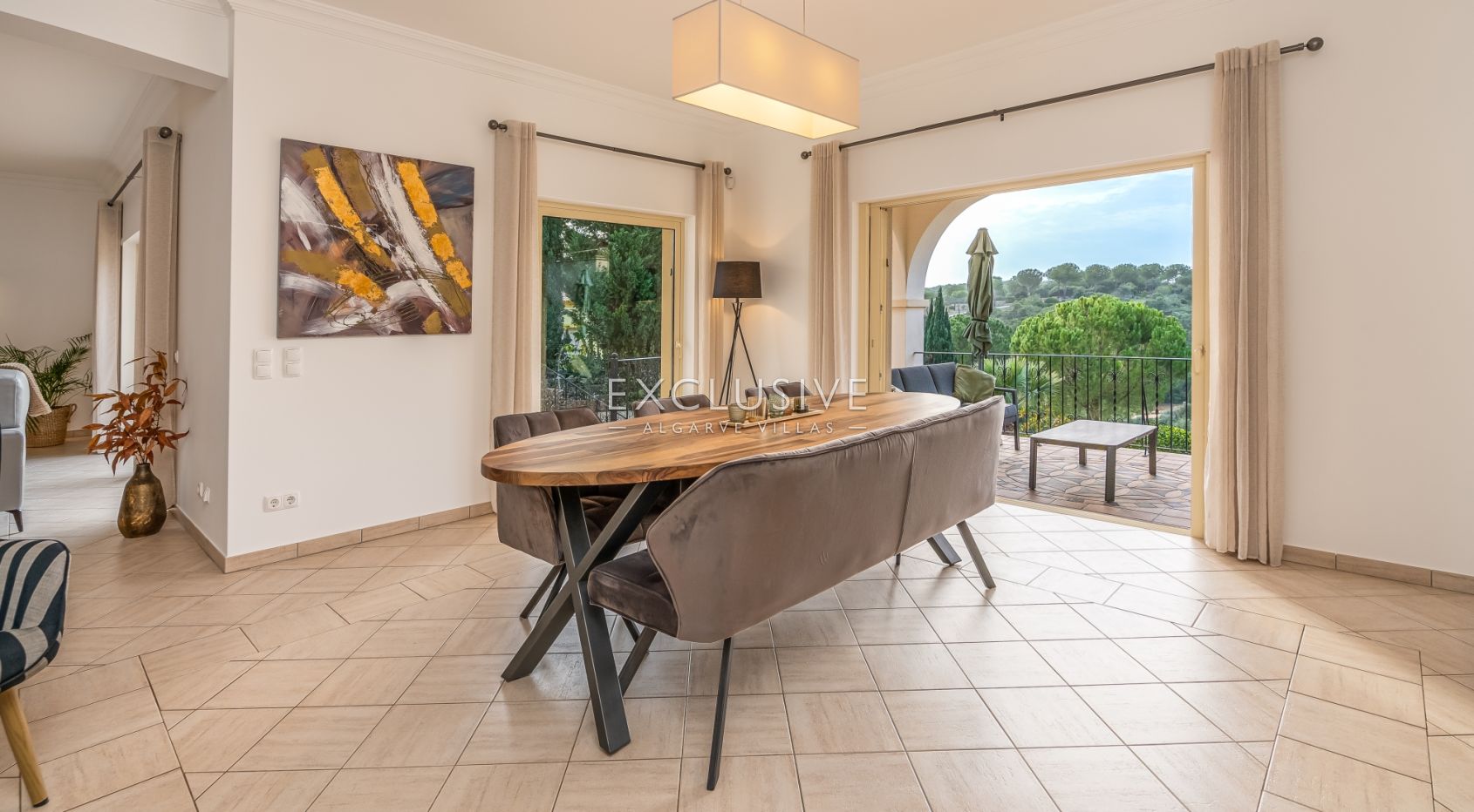 Villa de style méditerranéen de 3+2 chambres près de l'océan à Carvoeiro