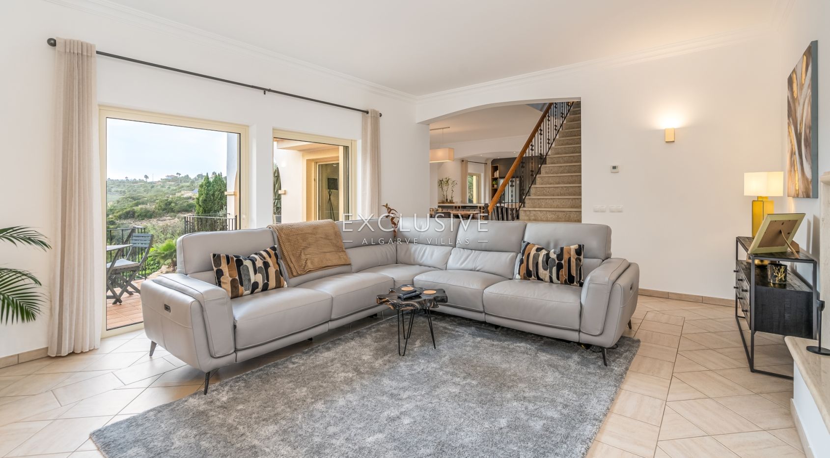 Villa de style méditerranéen de 3+2 chambres près de l'océan à Carvoeiro
