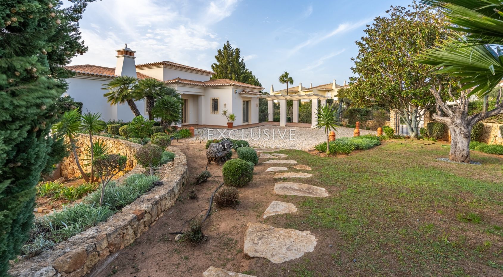 Villa de style méditerranéen de 3+2 chambres près de l'océan à Carvoeiro