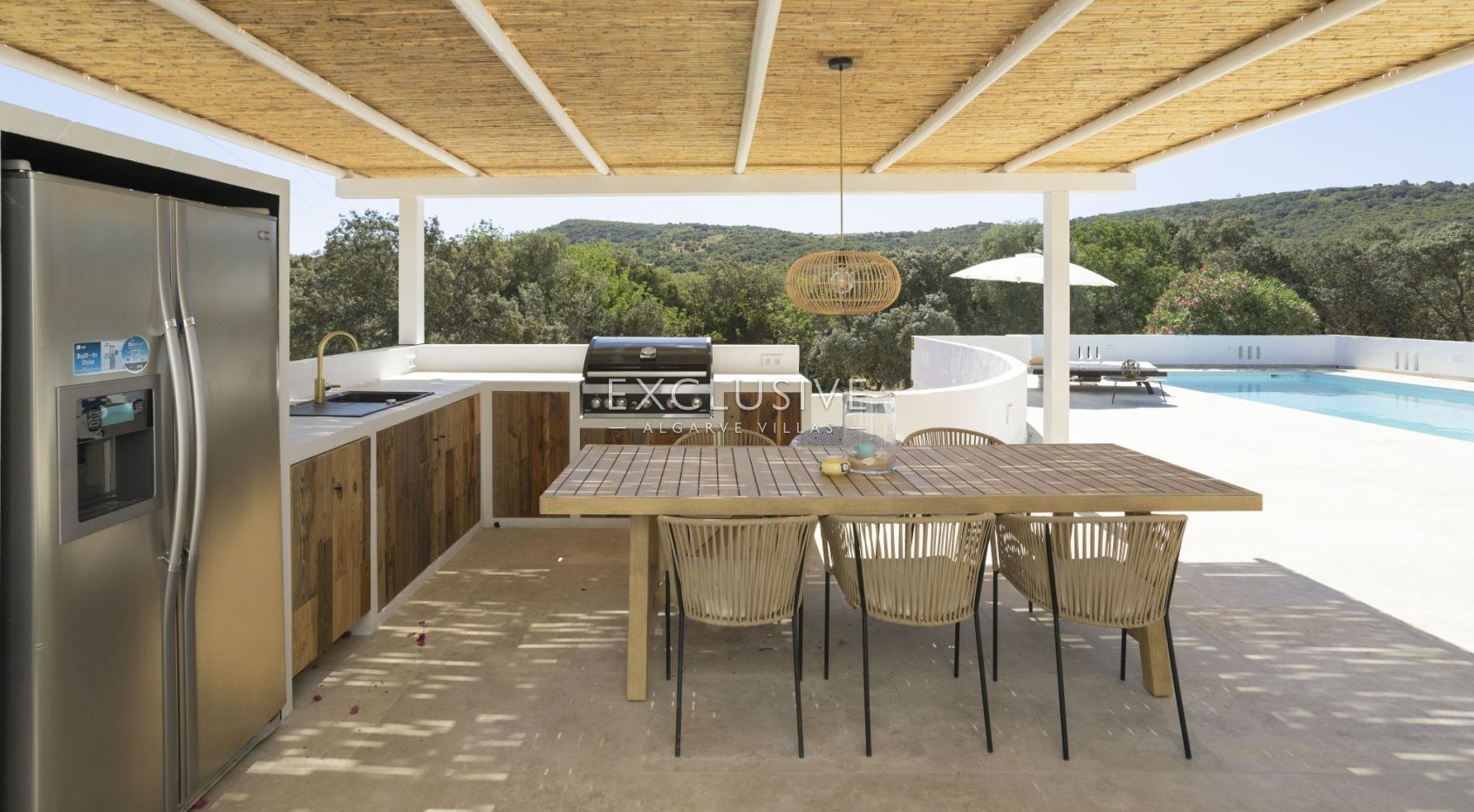 Fully renovated 3+3 bed villa Sta Barbara de Nexe, Central Algarve