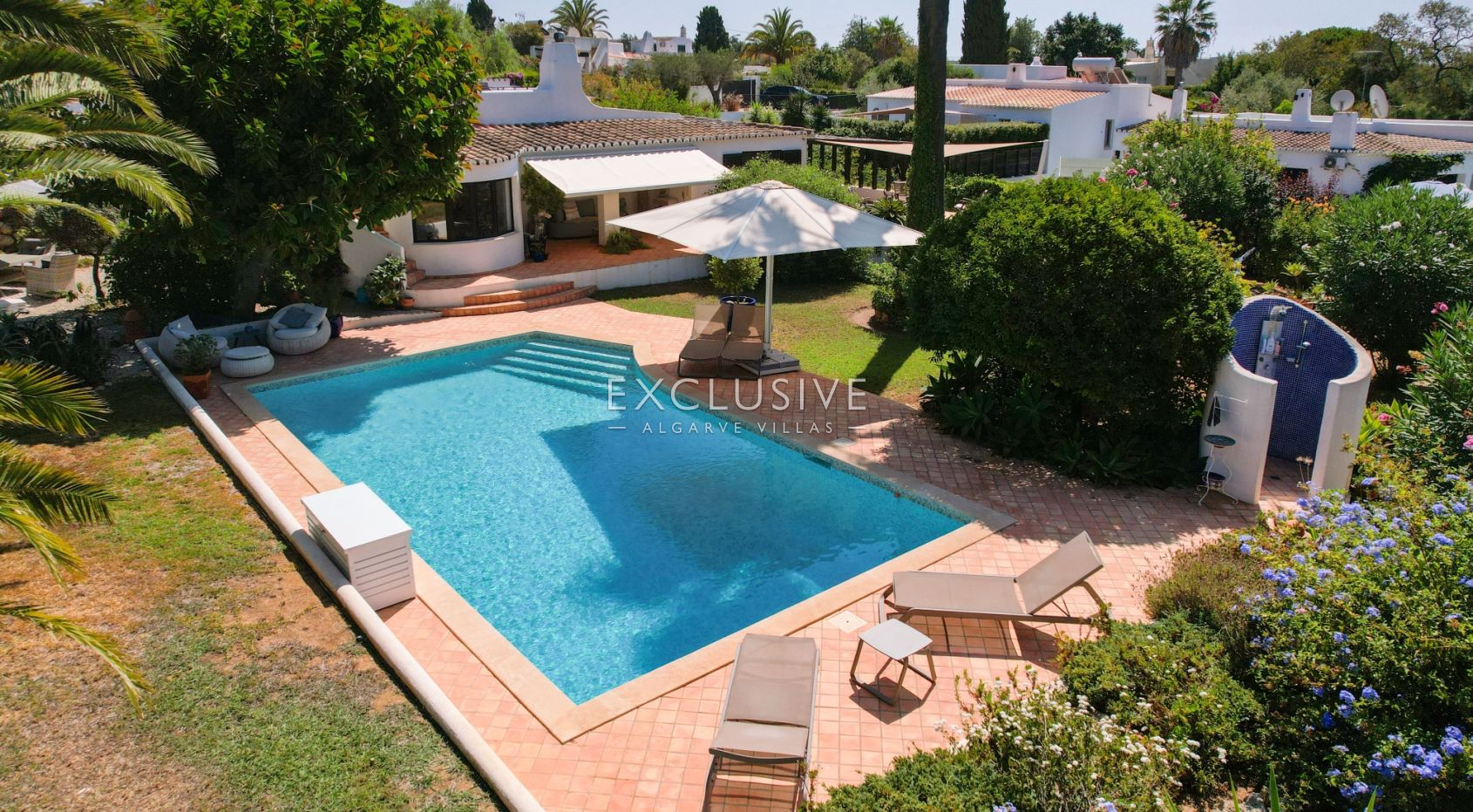 Ebenerdige Villa in Gehweite zu Carvoeiro mit Meerblick Algarve
