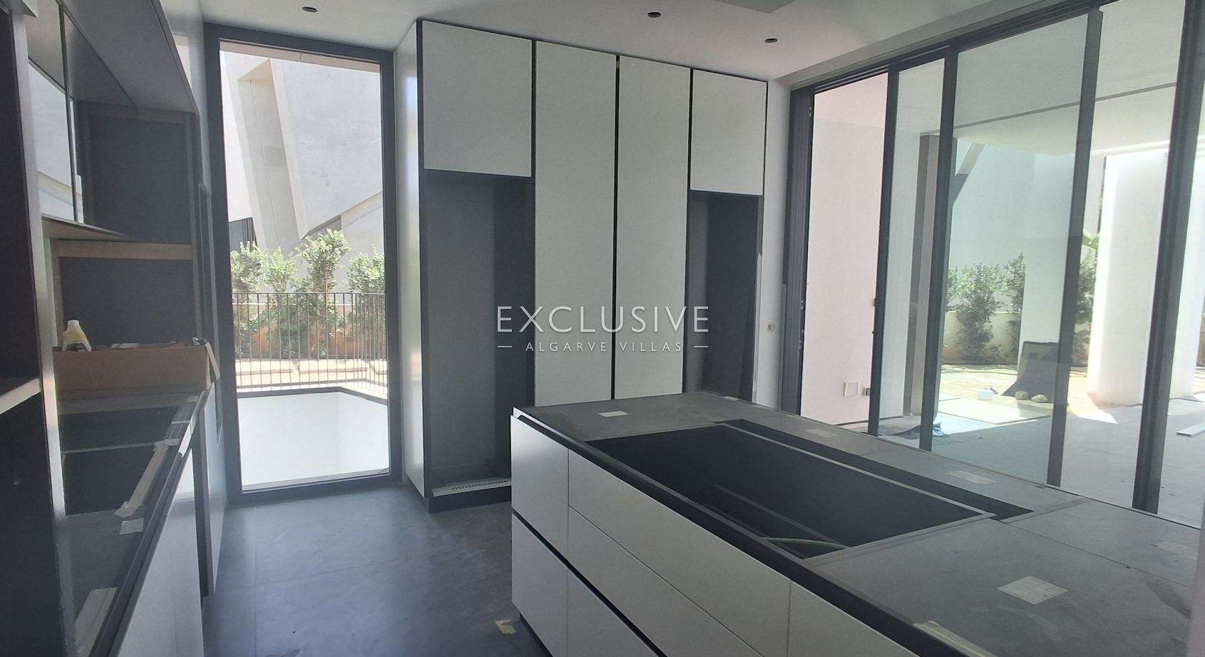 Luxe, moderne villa op een golfbaan in Vilamoura, Algarve