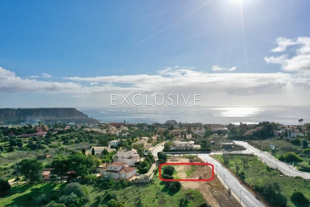 Building plot with approved architects project in Praia da Luz, Lagos, Algarve