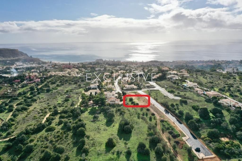 Building plot with approved architects project in Praia da Luz, Lagos, Algarve