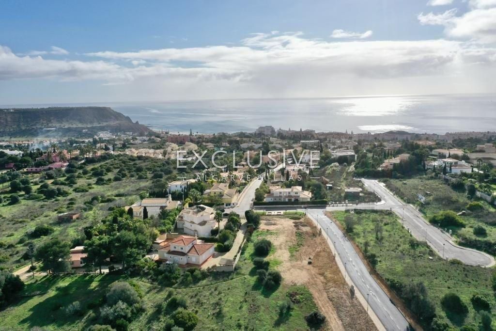 Building plot with approved architects project in Praia da Luz, Lagos, Algarve