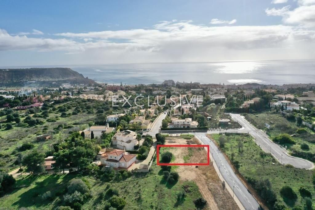 Building plot with approved architects project in Praia da Luz, Lagos, Algarve