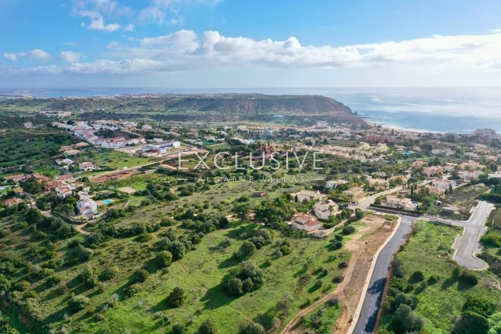 Building plot with approved architects project in Praia da Luz, Lagos, Algarve