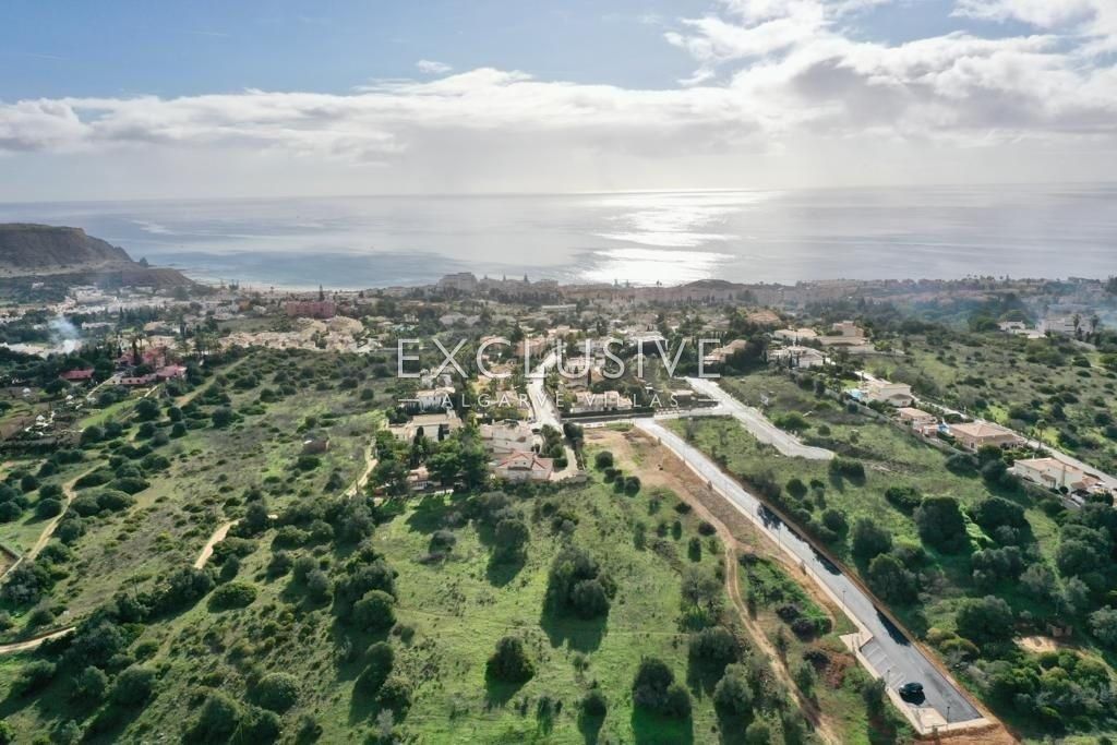 Building plot with approved architects project in Praia da Luz, Lagos, Algarve