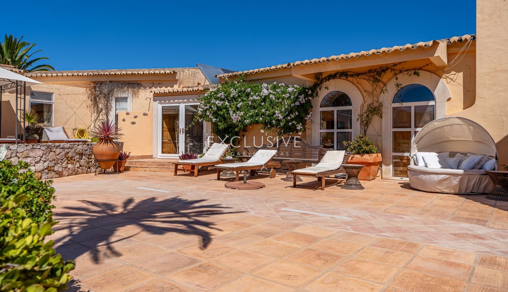 Breathtaking Oceanfront Villa Between Luz and Burgau, Algarve