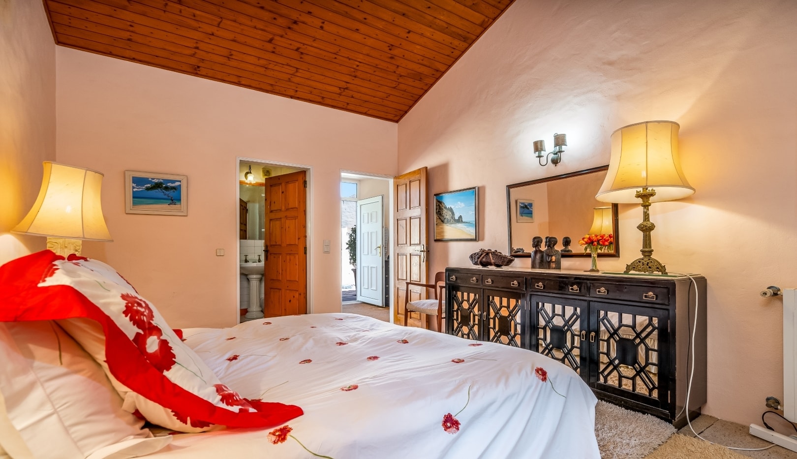 Breathtaking Oceanfront Villa Between Luz and Burgau, Algarve