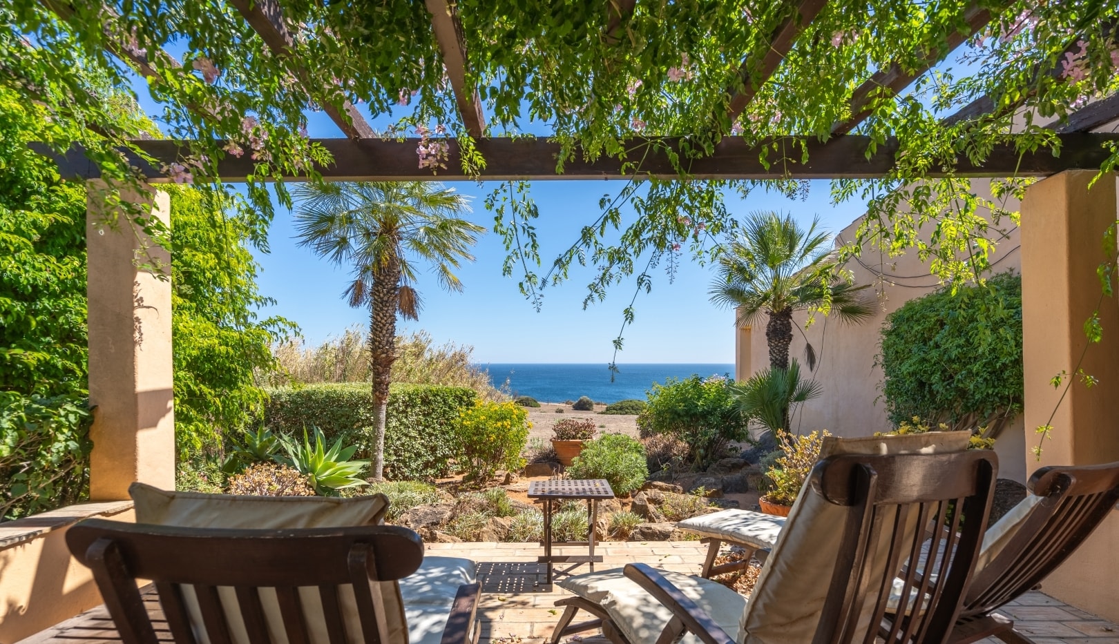 Breathtaking Oceanfront Villa Between Luz and Burgau, Algarve