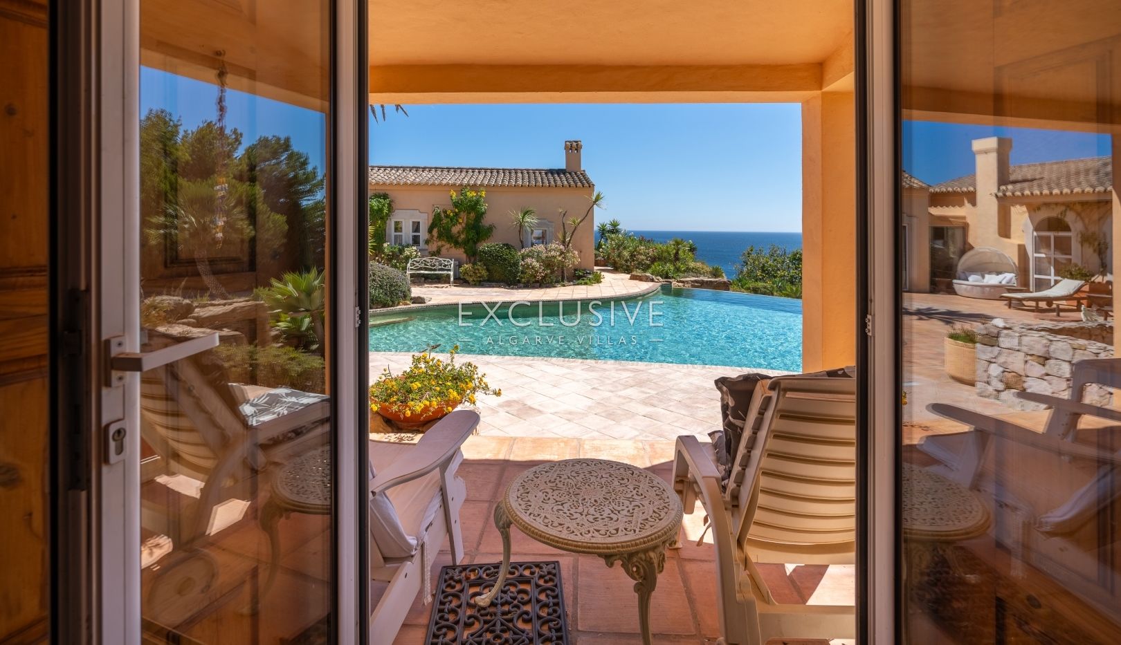Breathtaking Oceanfront Villa Between Luz and Burgau, Algarve