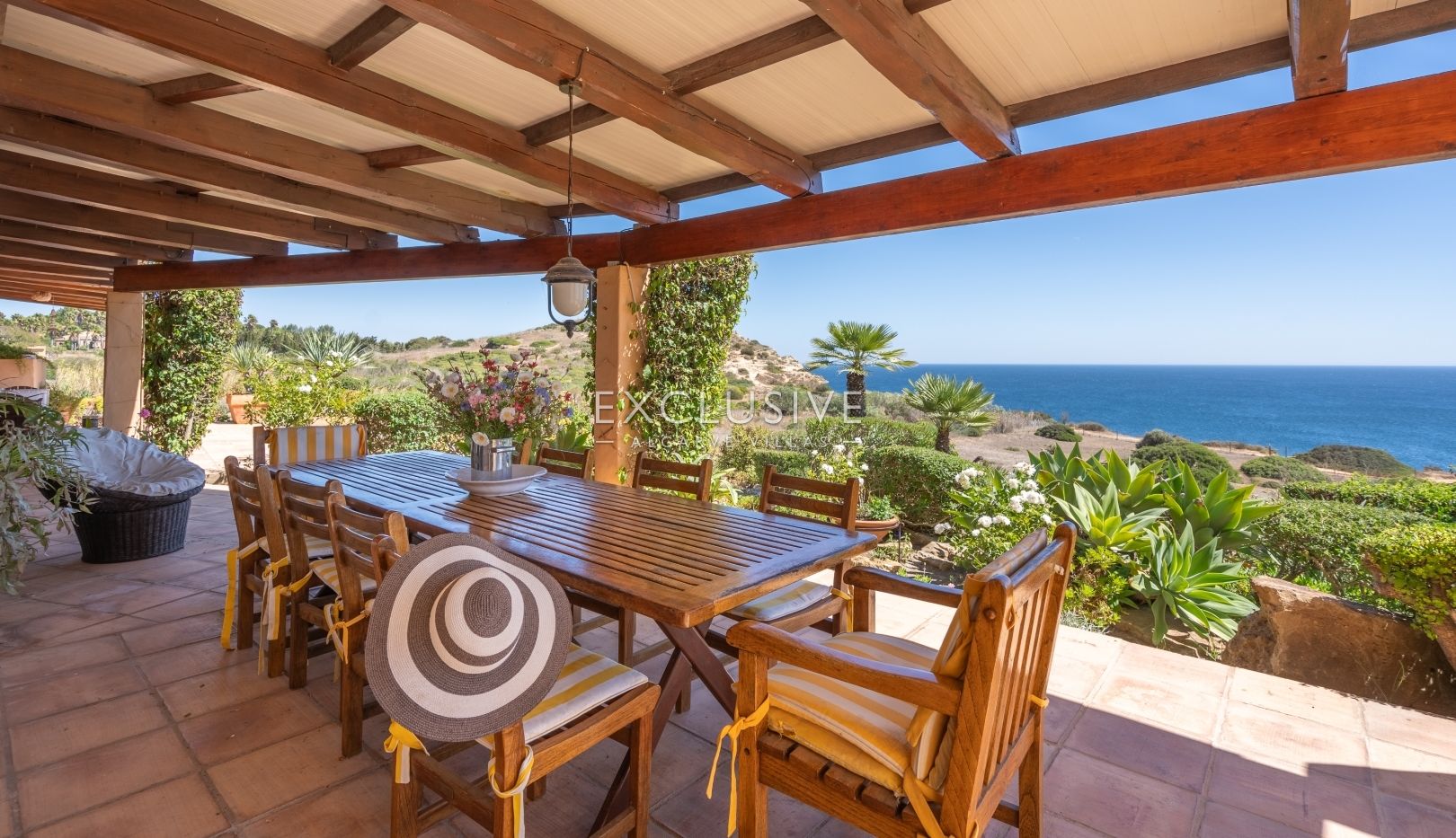 Breathtaking Oceanfront Villa Between Luz and Burgau, Algarve