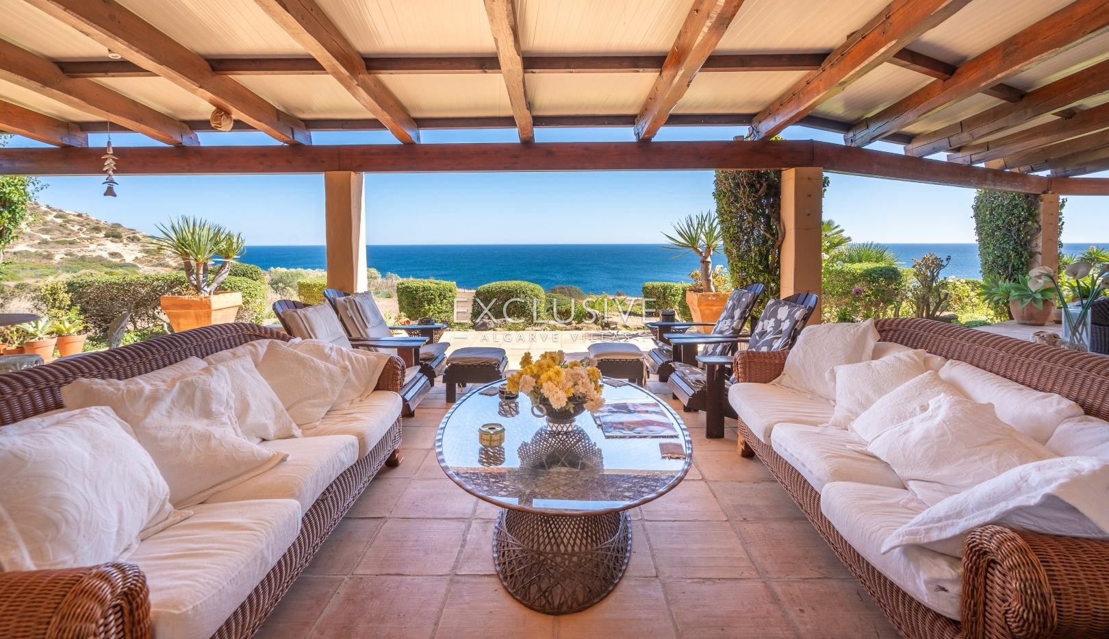 Breathtaking Oceanfront Villa Between Luz and Burgau, Algarve