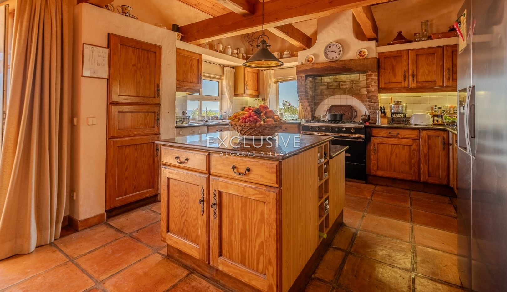 Breathtaking Oceanfront Villa Between Luz and Burgau, Algarve
