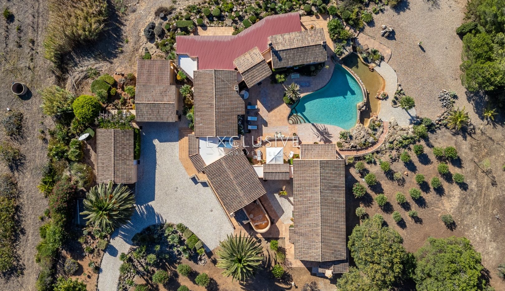 Breathtaking Oceanfront Villa Between Luz and Burgau, Algarve