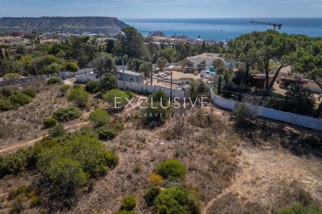 Plots with sea views and architects projects in Praia da Luz, Algarve