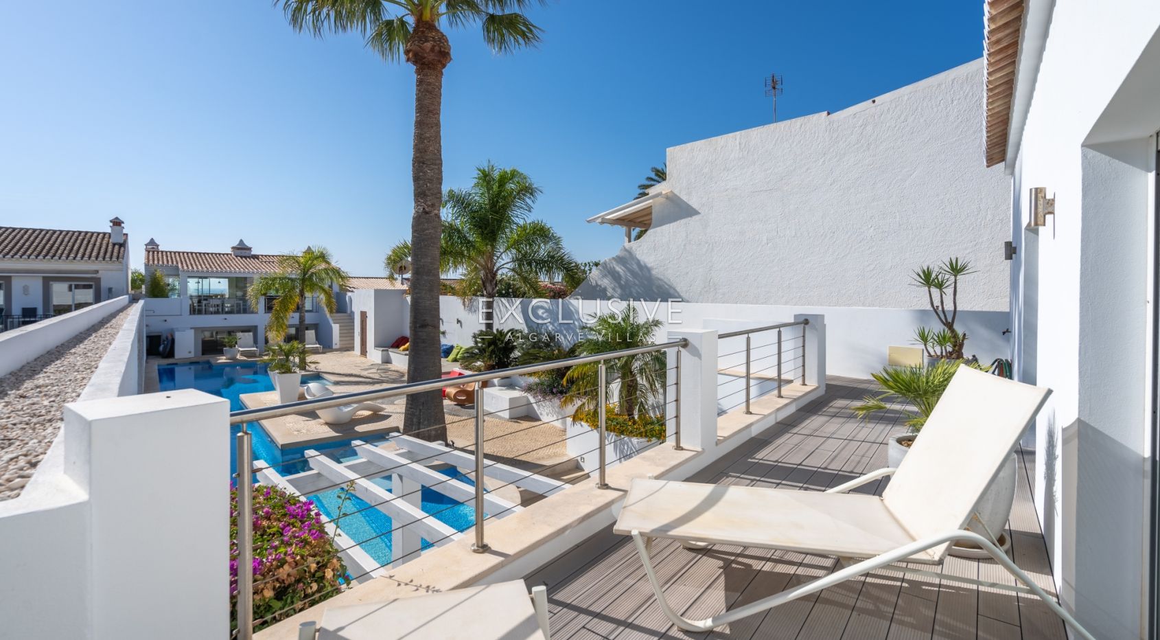 propriété de 6 chambres sur le front de mer à Praia da Luz, Algarve