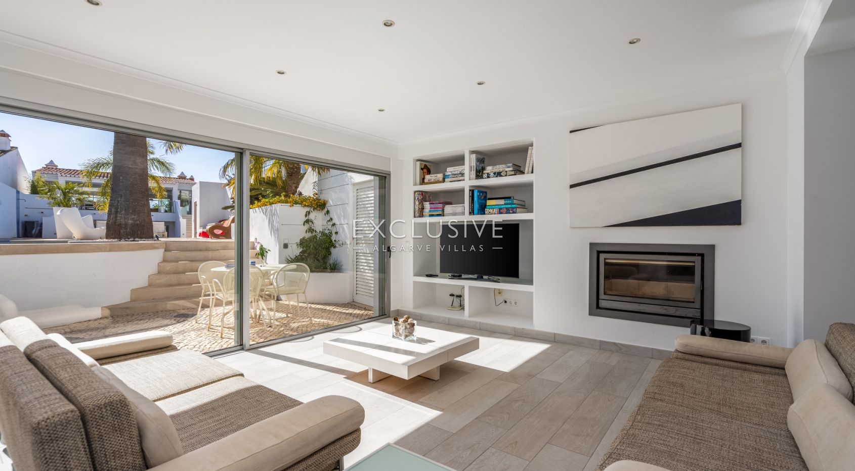 propriété de 6 chambres sur le front de mer à Praia da Luz, Algarve