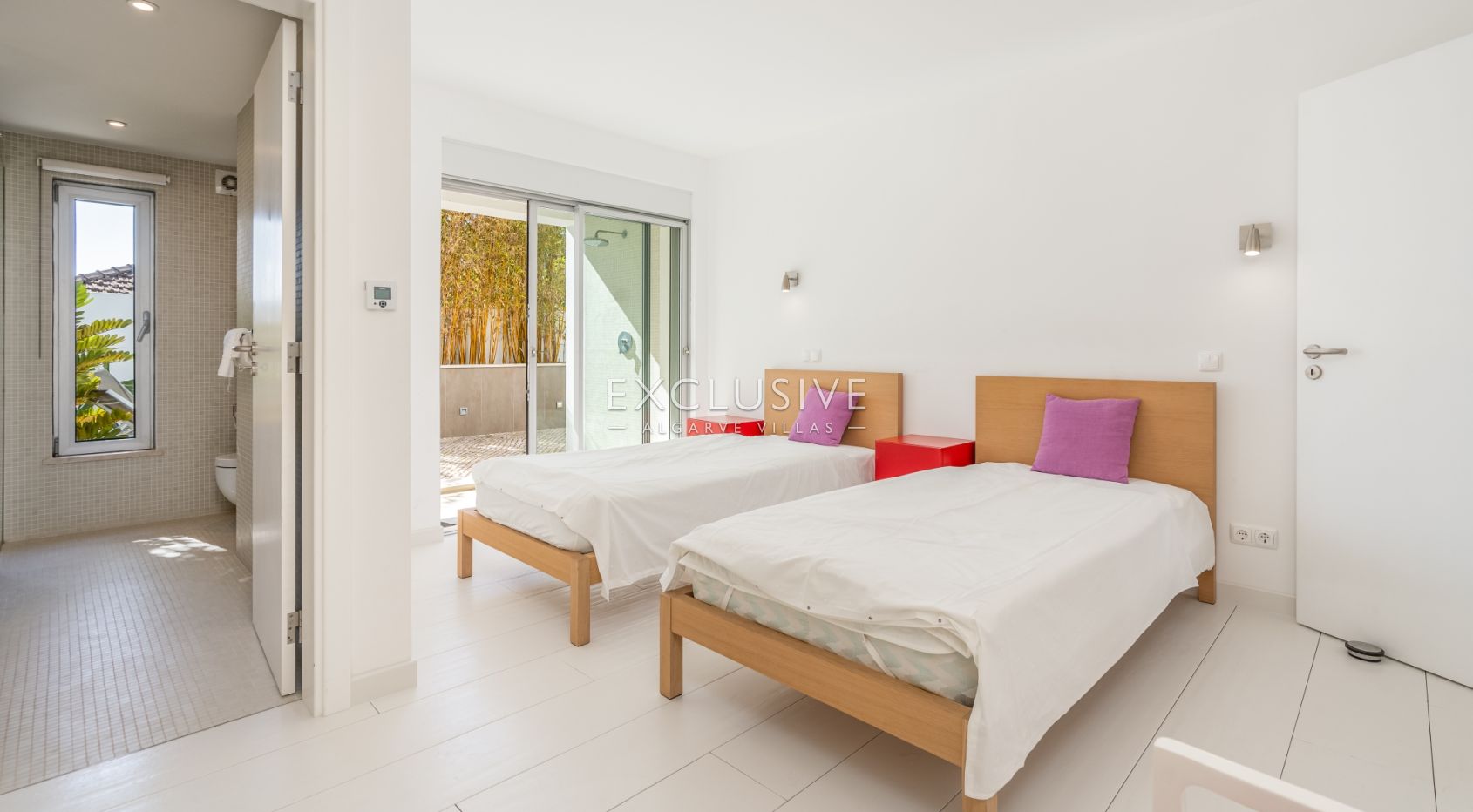 propriété de 6 chambres sur le front de mer à Praia da Luz, Algarve