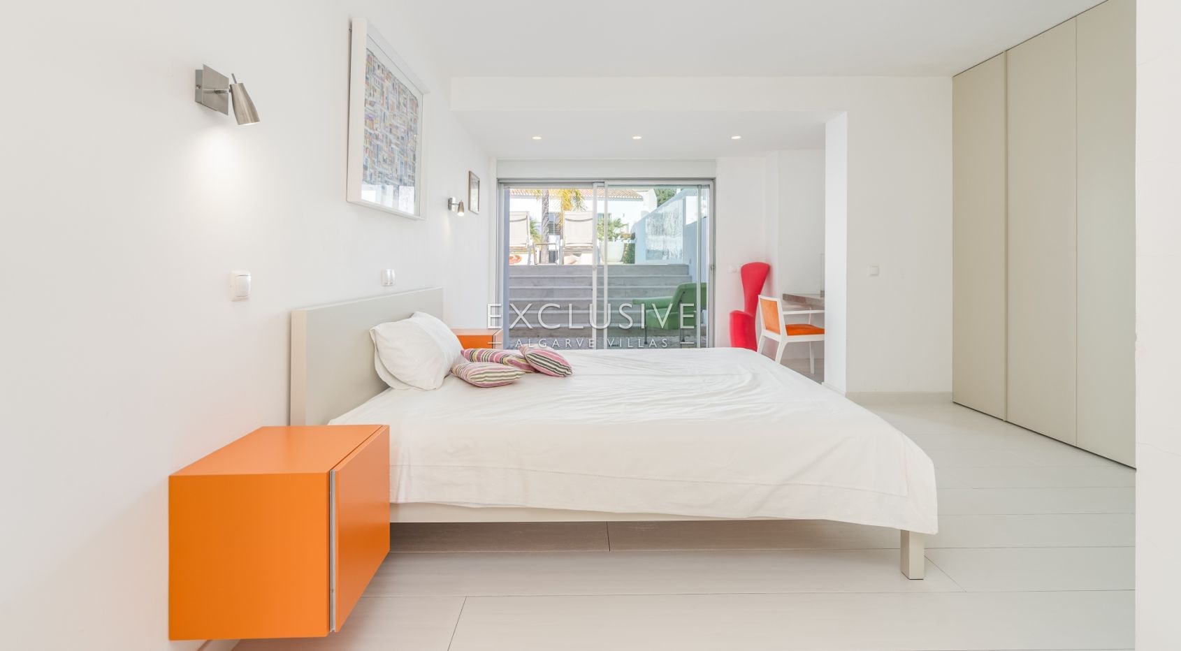 propriété de 6 chambres sur le front de mer à Praia da Luz, Algarve