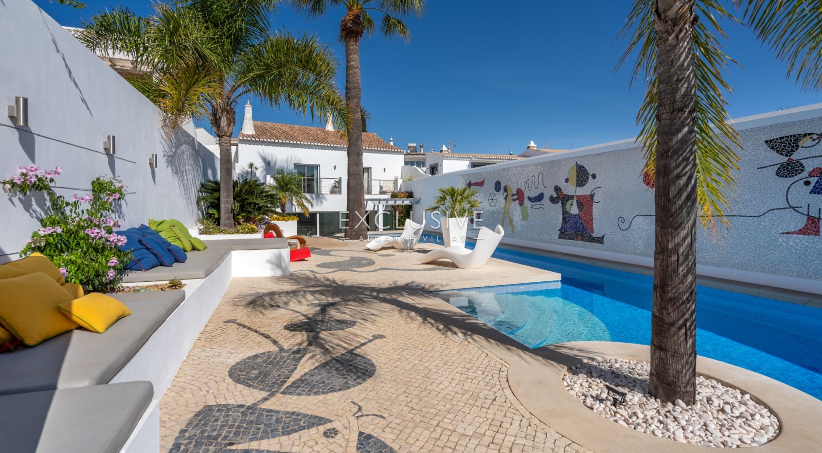 propriété de 6 chambres sur le front de mer à Praia da Luz, Algarve