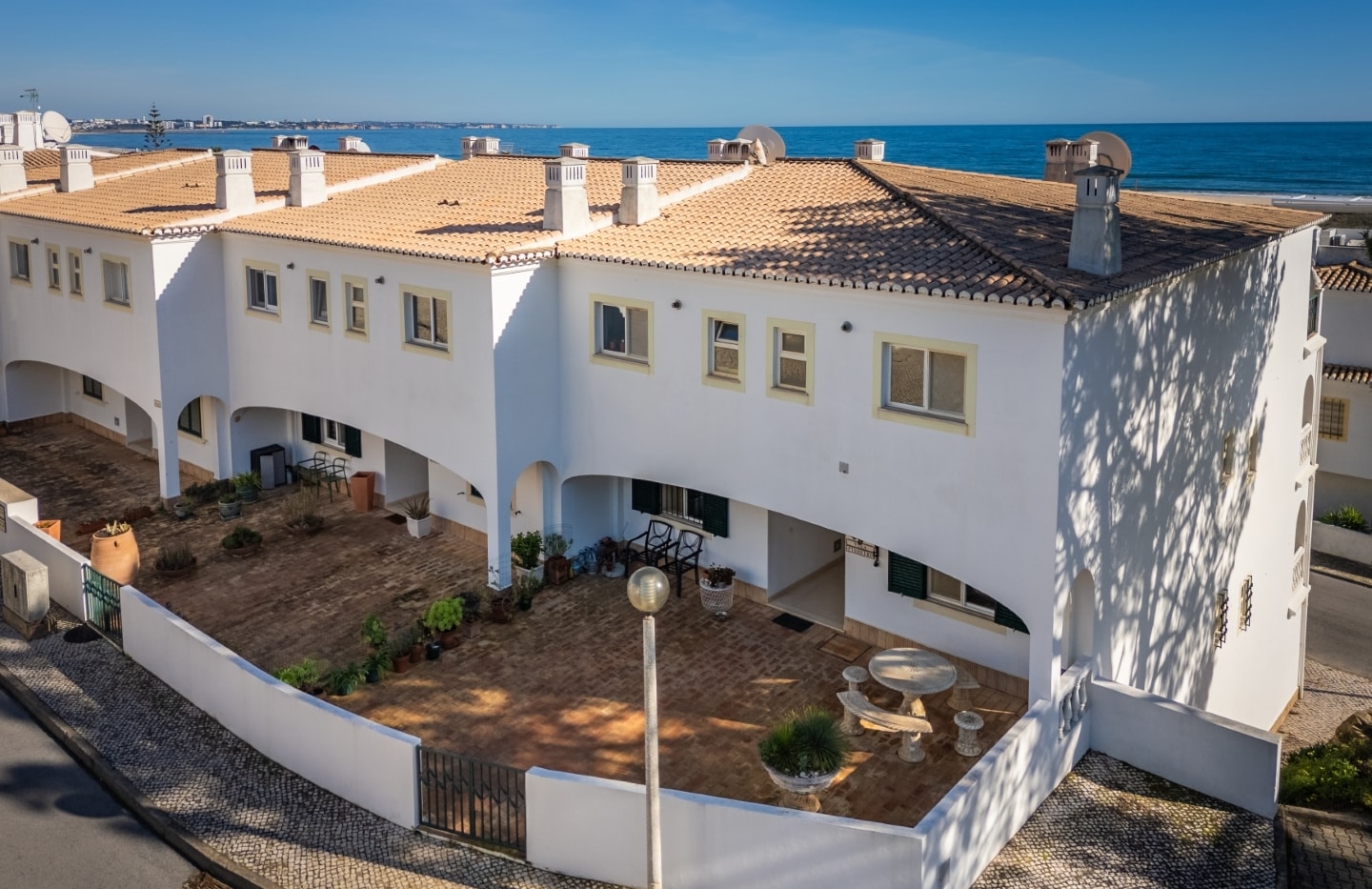 Buy 3 bedroom Apartment with sea views in Meia Praia, Lagos (Algarve)