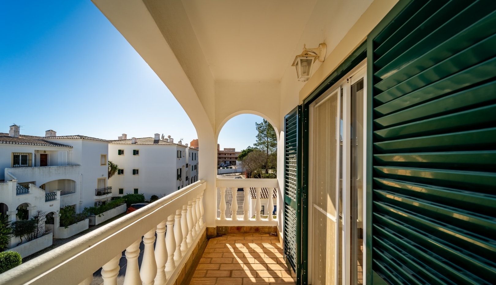 Buy 3 bedroom Apartment with sea views in Meia Praia, Lagos (Algarve)