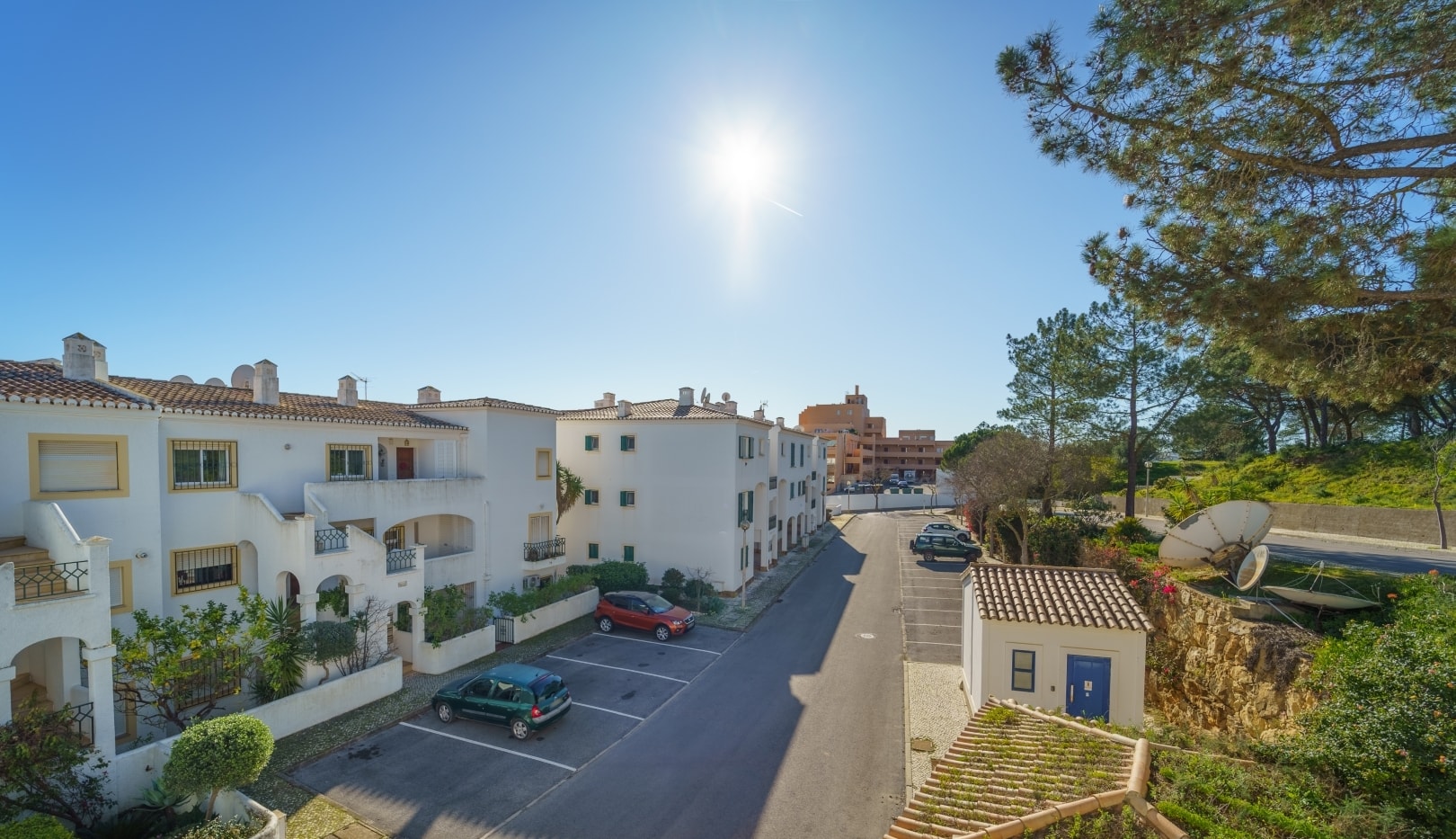 Buy 3 bedroom Apartment with sea views in Meia Praia, Lagos (Algarve)
