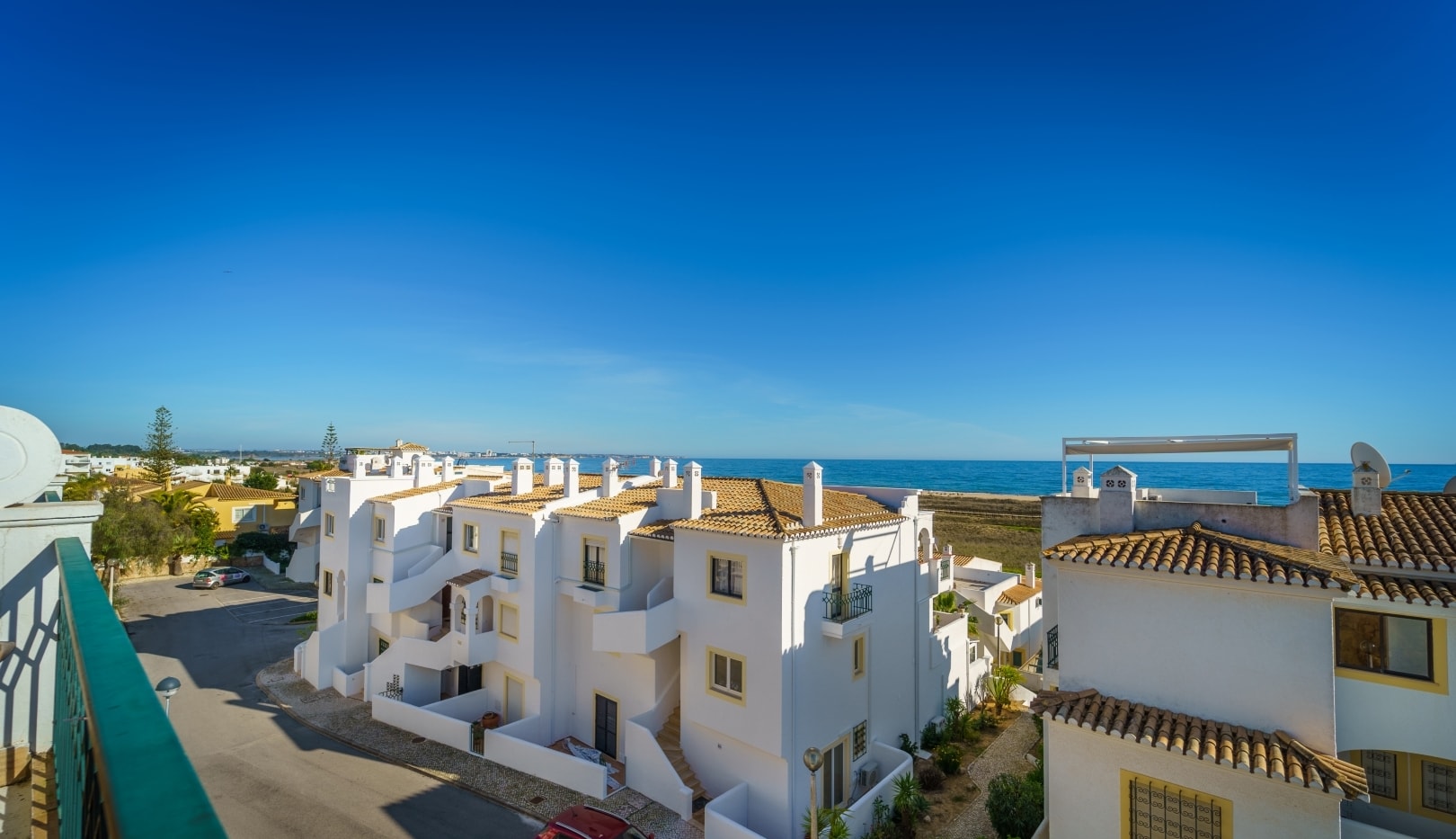Buy 3 bedroom Apartment with sea views in Meia Praia, Lagos (Algarve)
