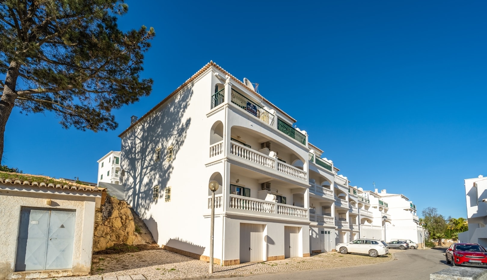 Buy 3 bedroom Apartment with sea views in Meia Praia, Lagos (Algarve)