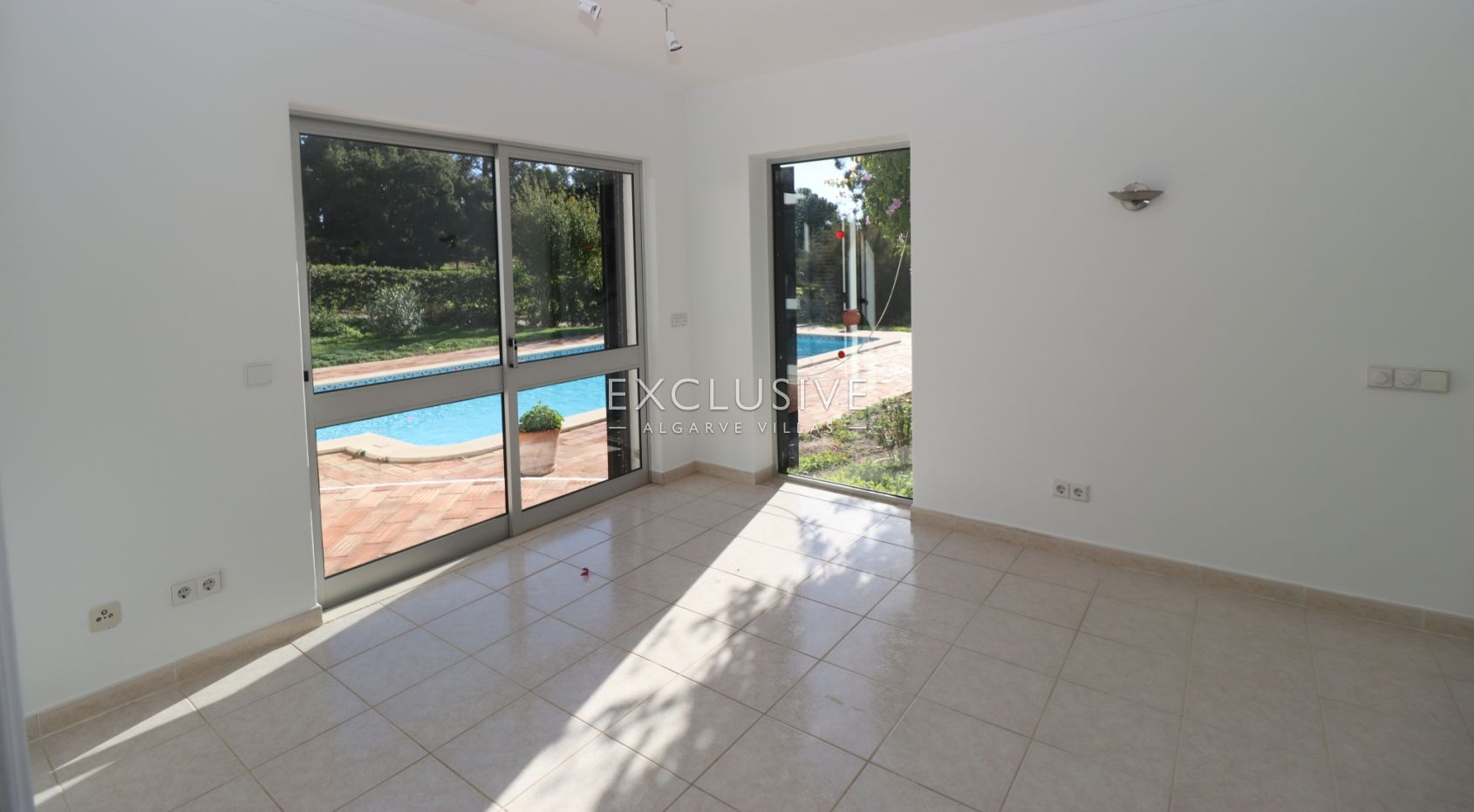 Villa to renovate in Vale del Rei, Lagoa, Algarve