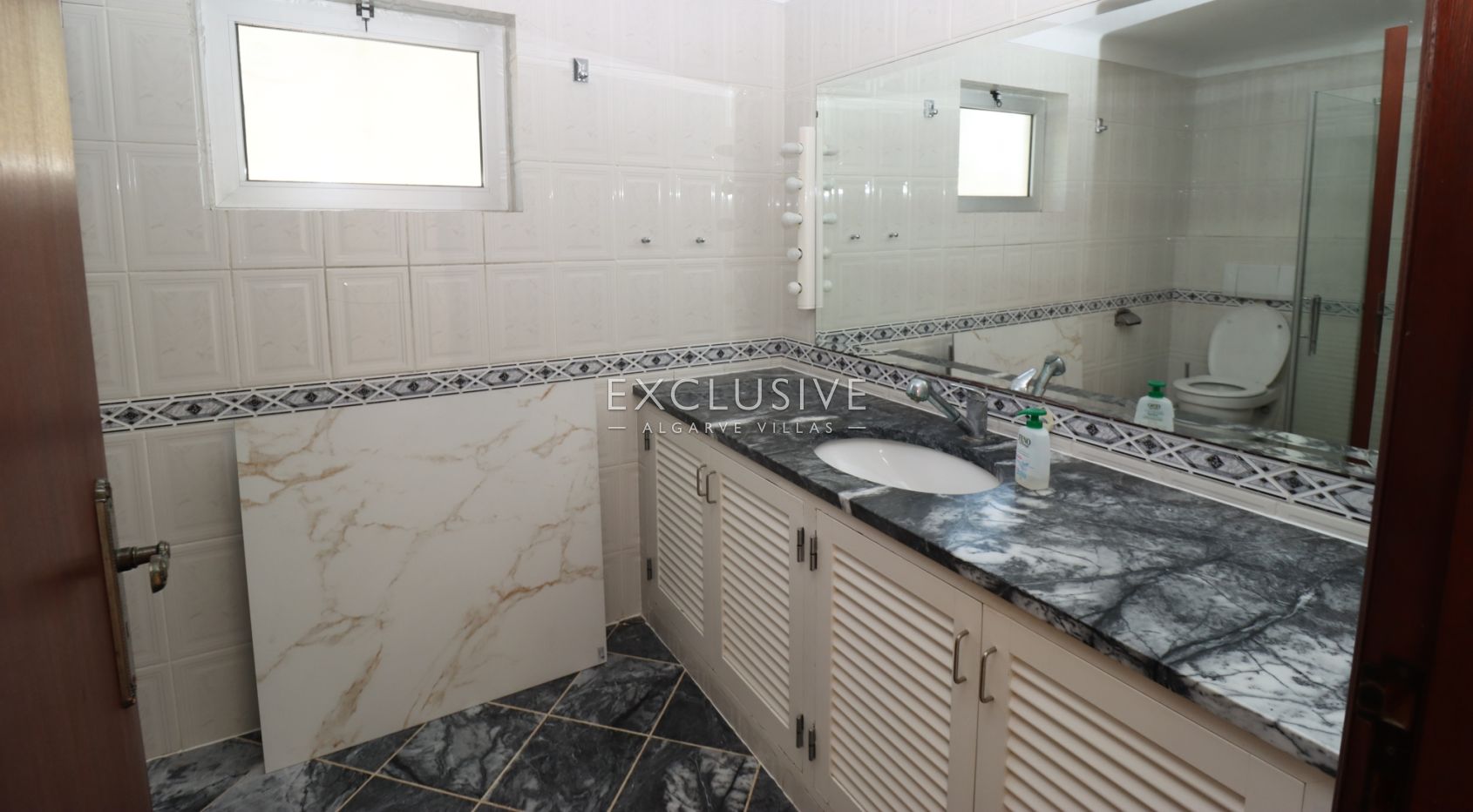 Villa to renovate in Vale del Rei, Lagoa, Algarve