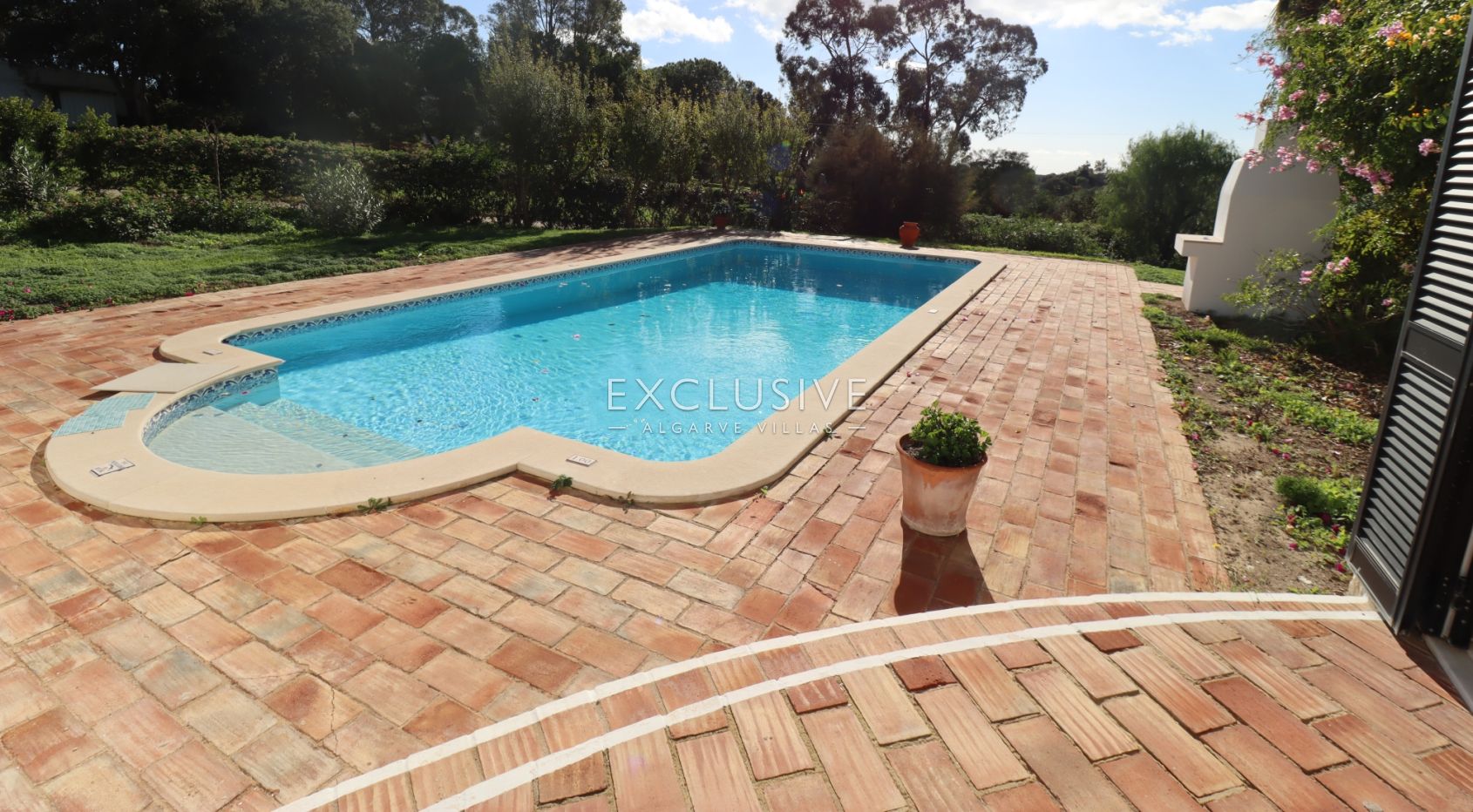 Villa to renovate in Vale del Rei, Lagoa, Algarve