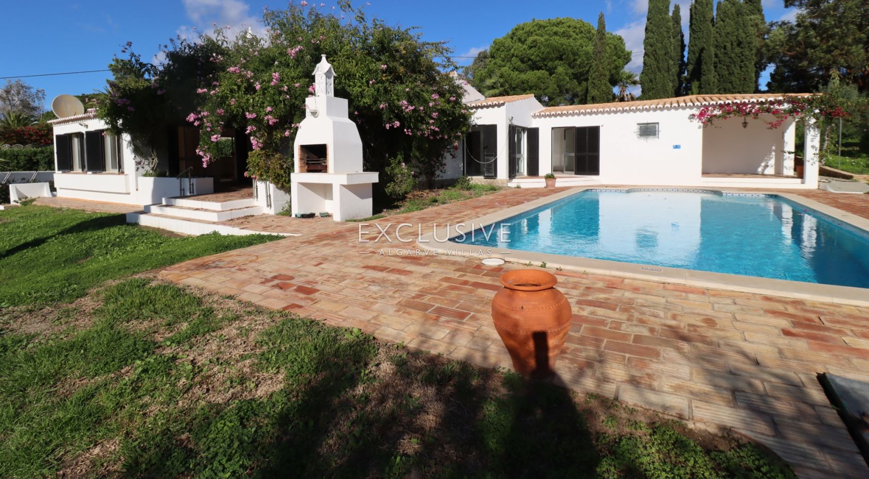 Villa to renovate in Vale del Rei, Lagoa, Algarve