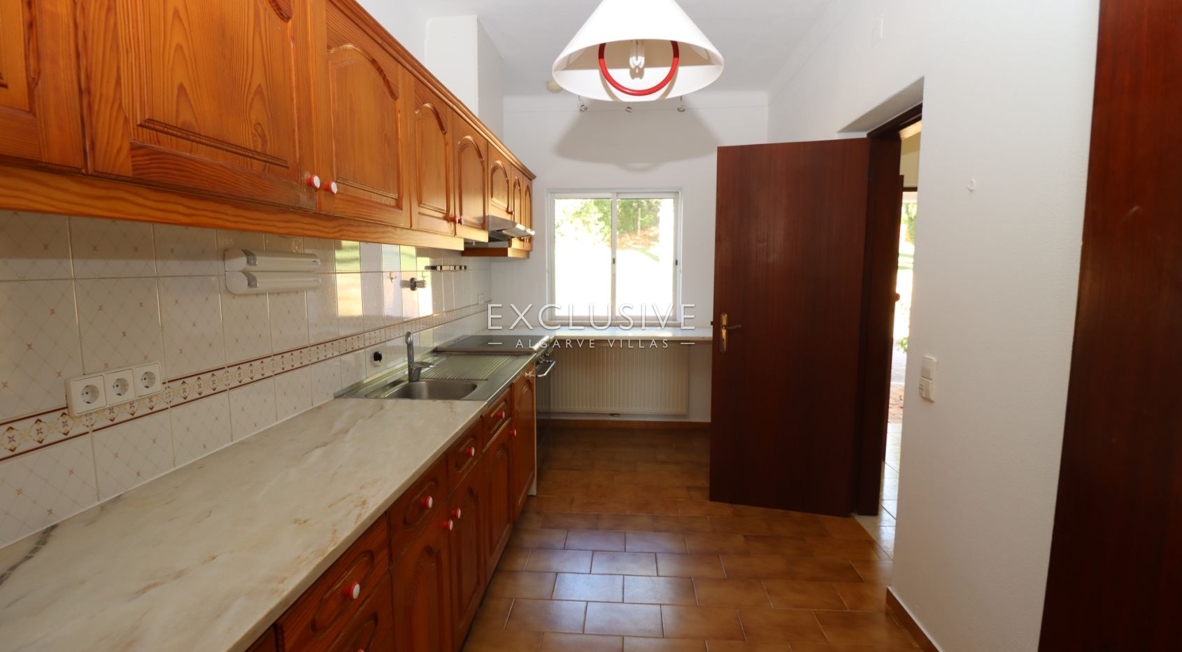 Villa to renovate in Vale del Rei, Lagoa, Algarve