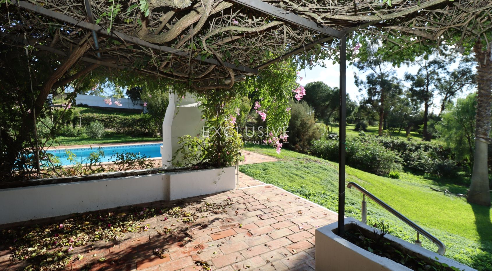 Villa to renovate in Vale del Rei, Lagoa, Algarve