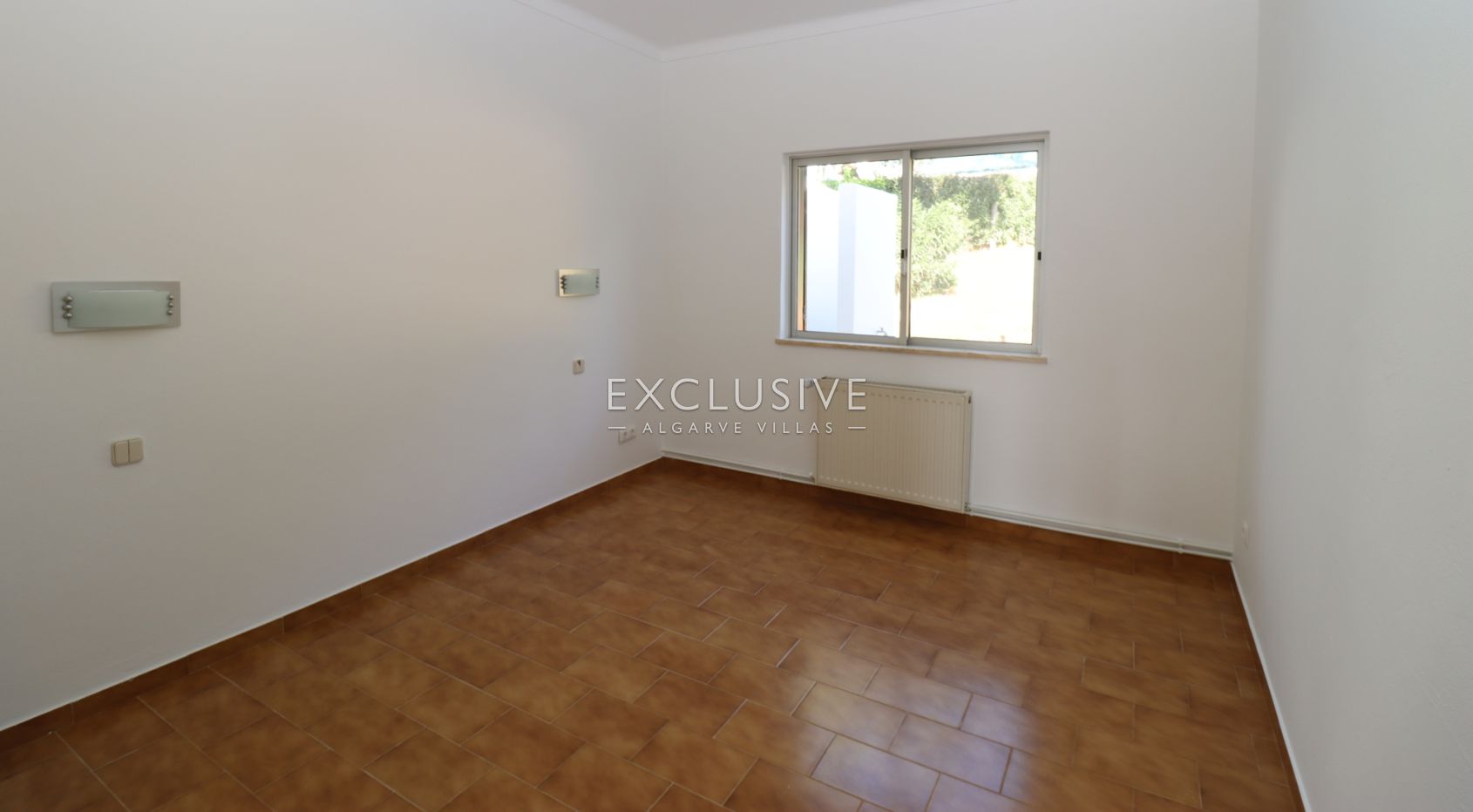 Villa to renovate in Vale del Rei, Lagoa, Algarve