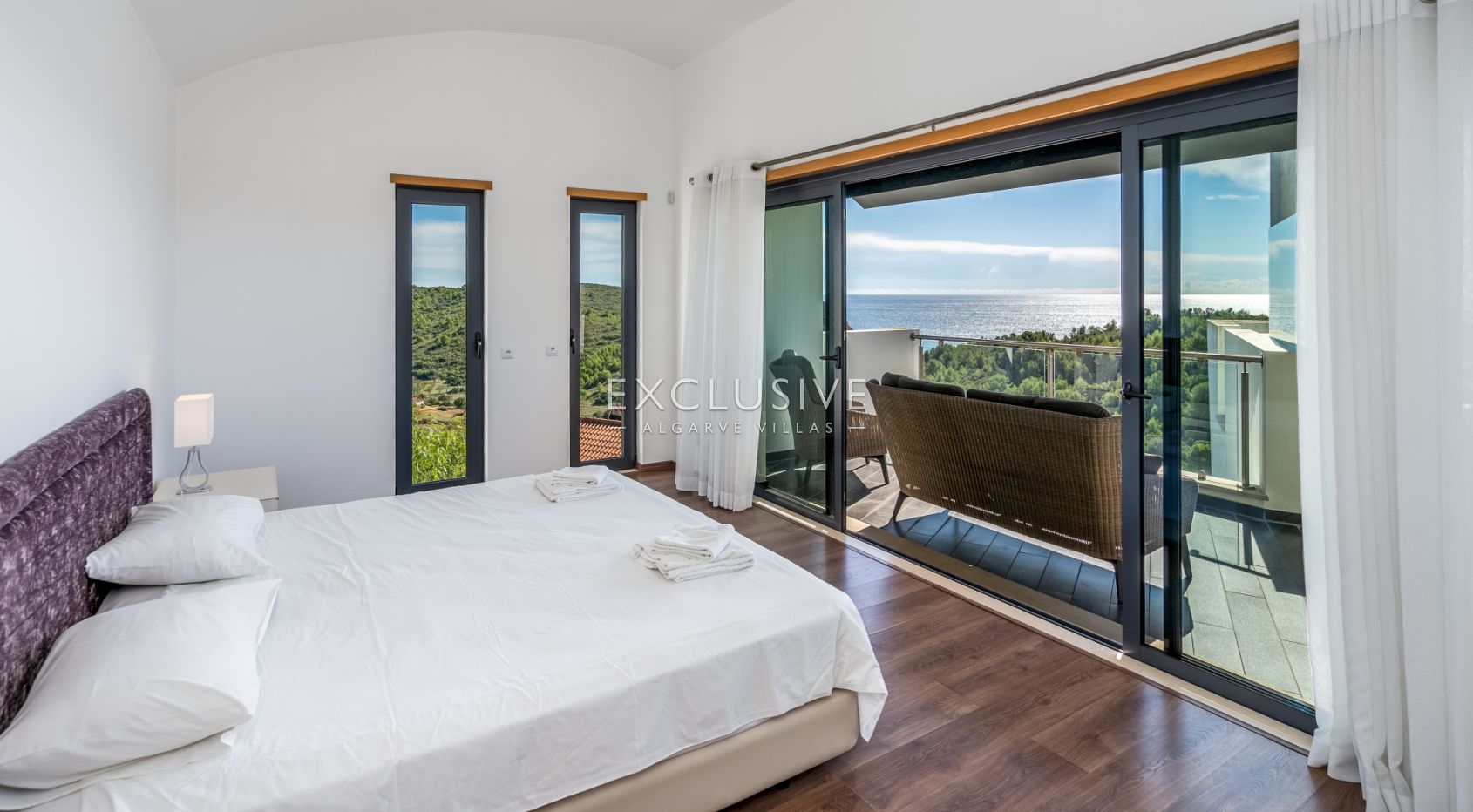 3+2 bedroom Modern villa with stunning sea views near Burgau, Algarve