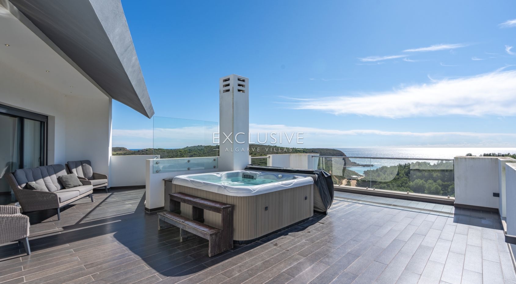 3+2 bedroom Modern villa with stunning sea views near Burgau, Algarve