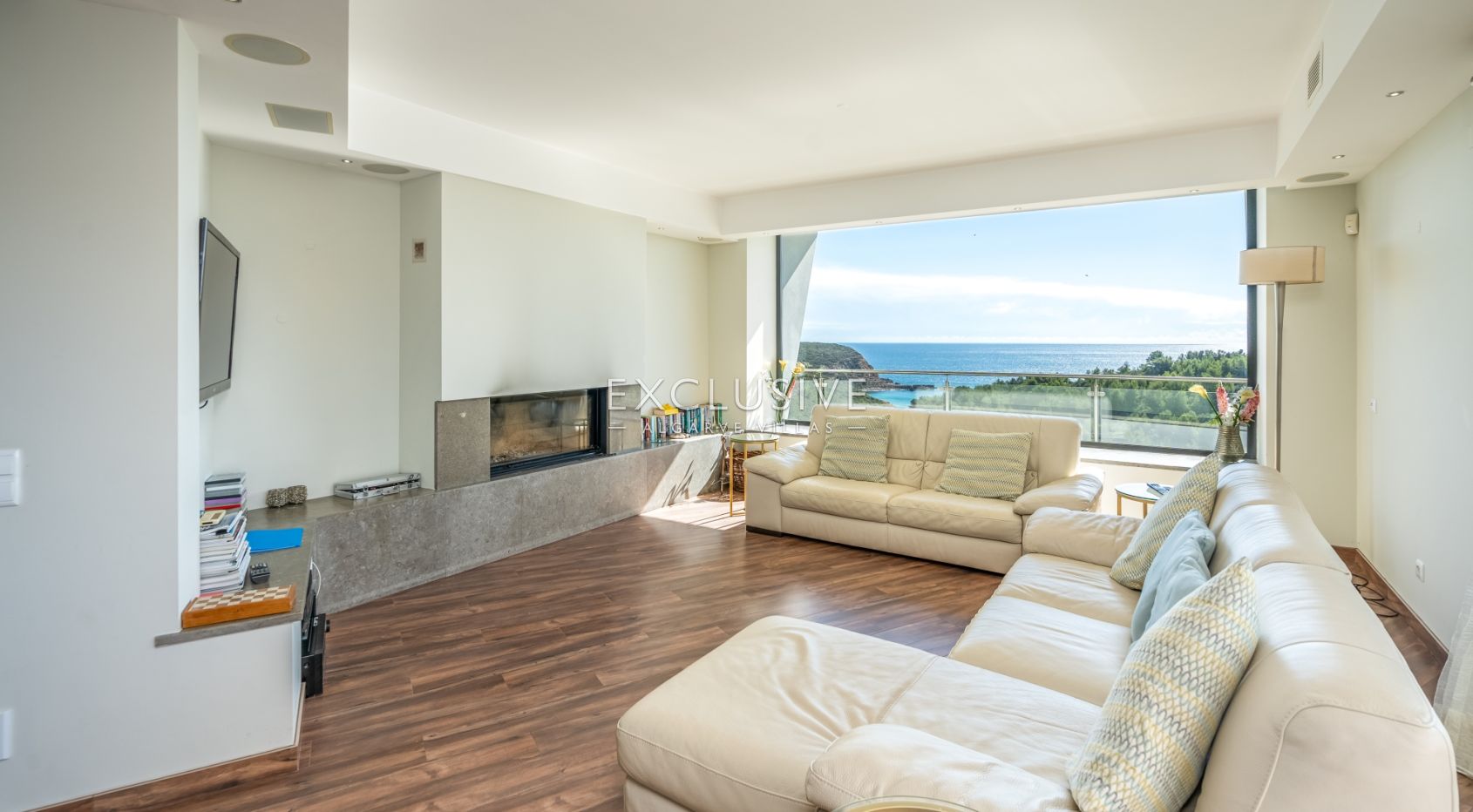 3+2 bedroom Modern villa with stunning sea views near Burgau, Algarve