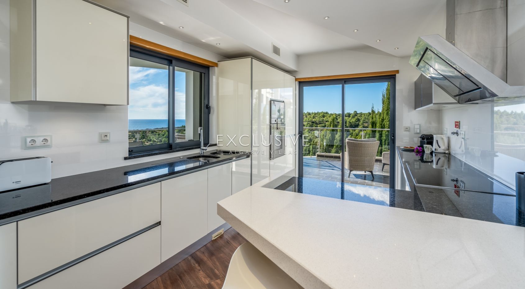 3+2 bedroom Modern villa with stunning sea views near Burgau, Algarve