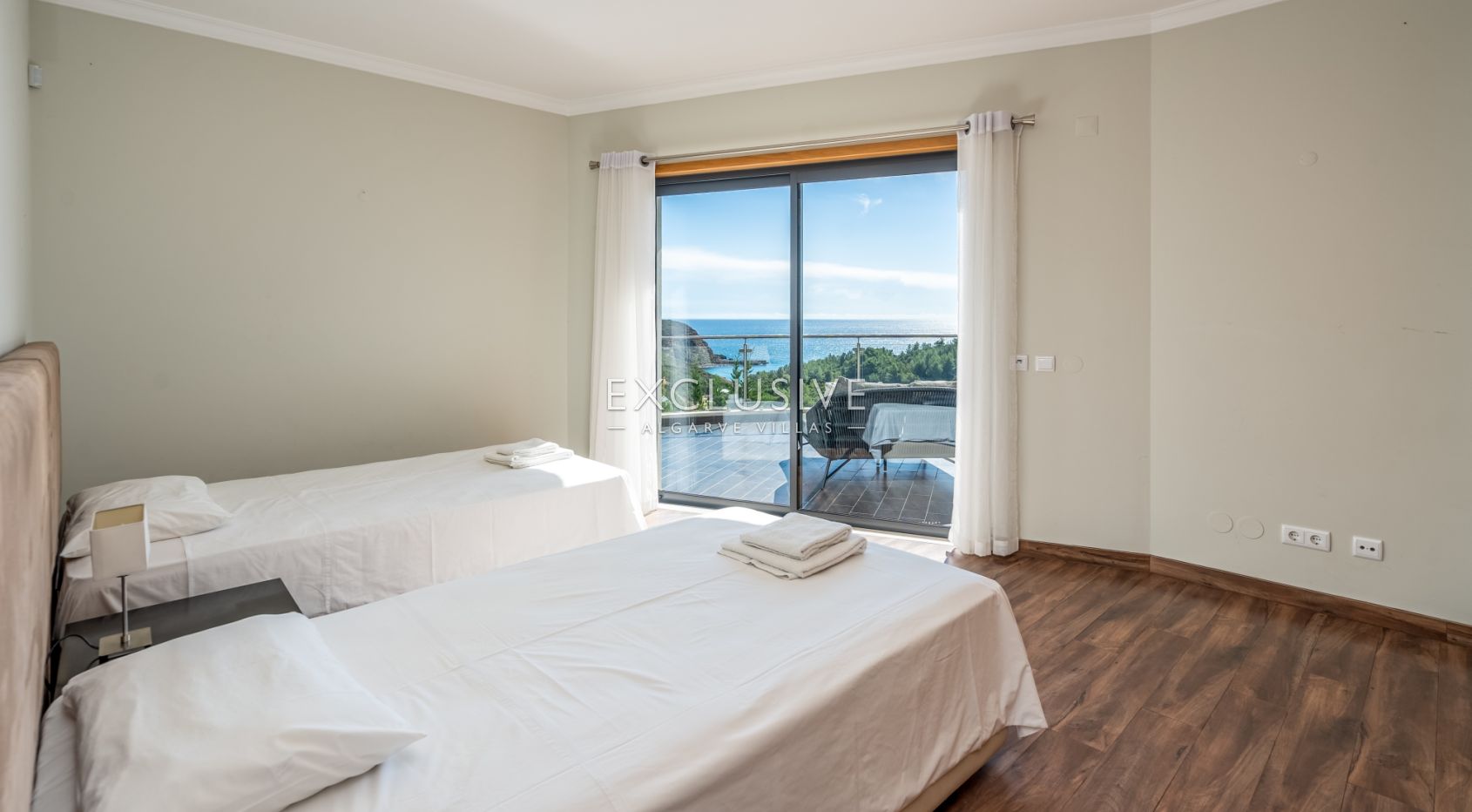 3+2 bedroom Modern villa with stunning sea views near Burgau, Algarve