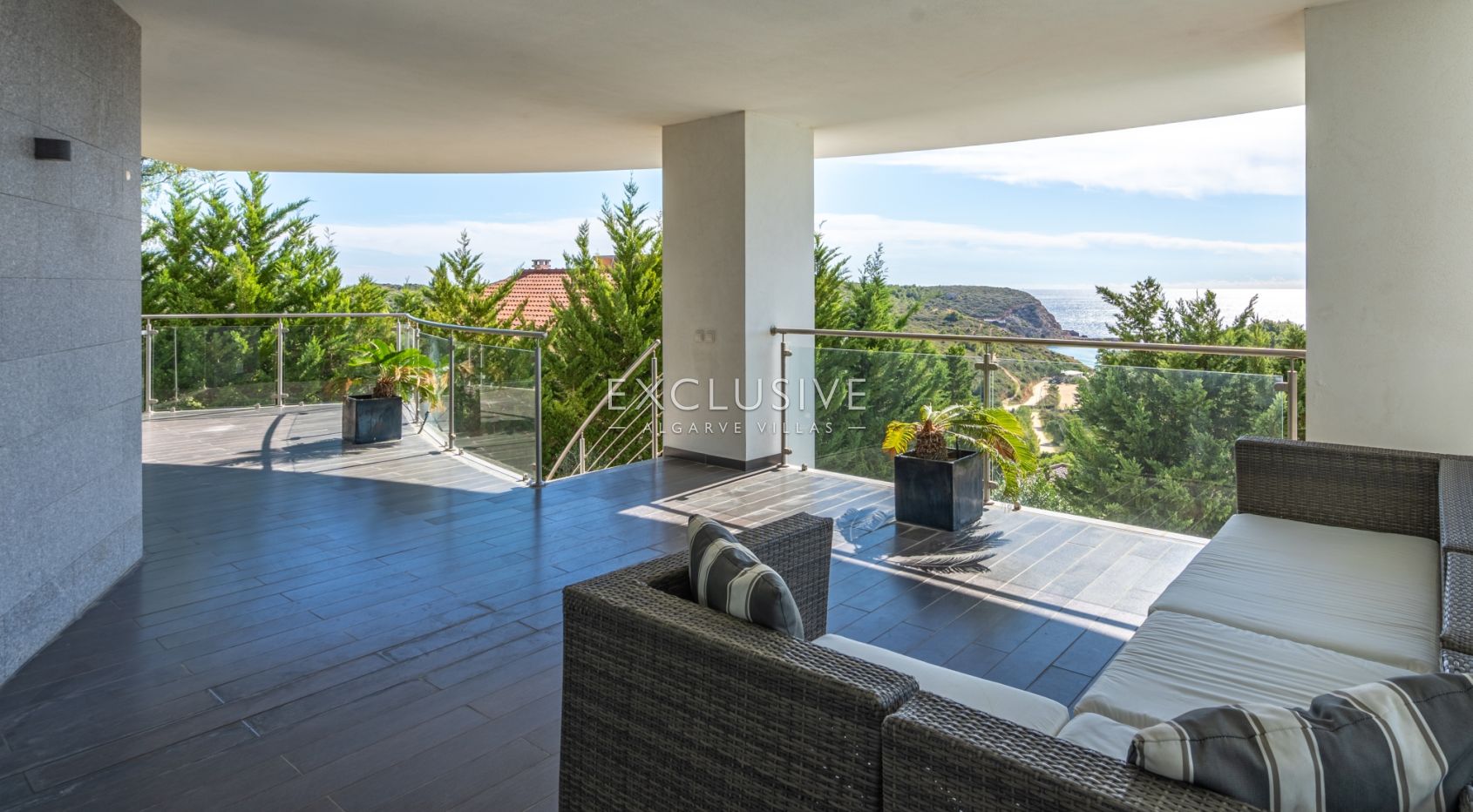 3+2 bedroom Modern villa with stunning sea views near Burgau, Algarve