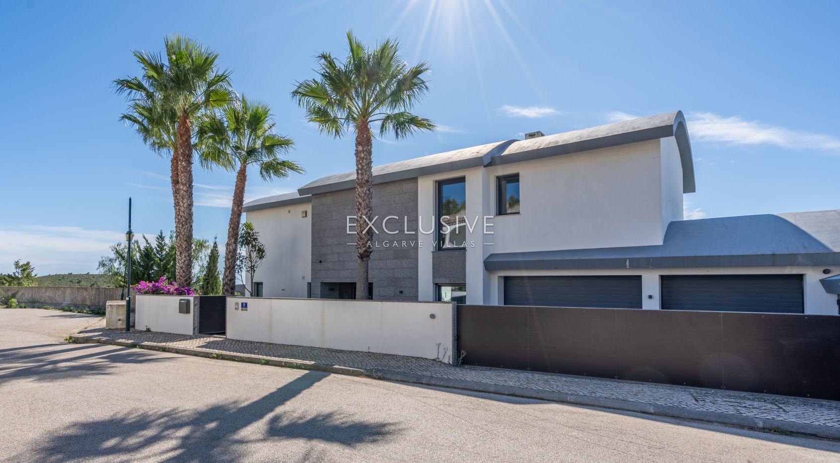 3+2 bedroom Modern villa with stunning sea views near Burgau, Algarve