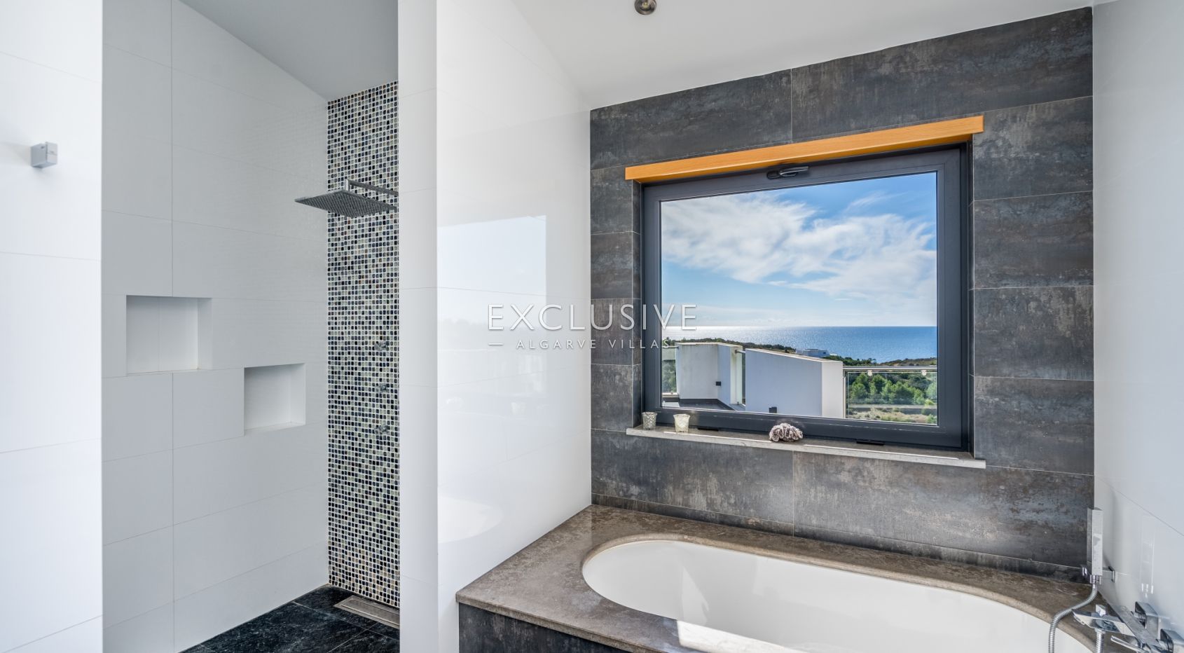 3+2 bedroom Modern villa with stunning sea views near Burgau, Algarve