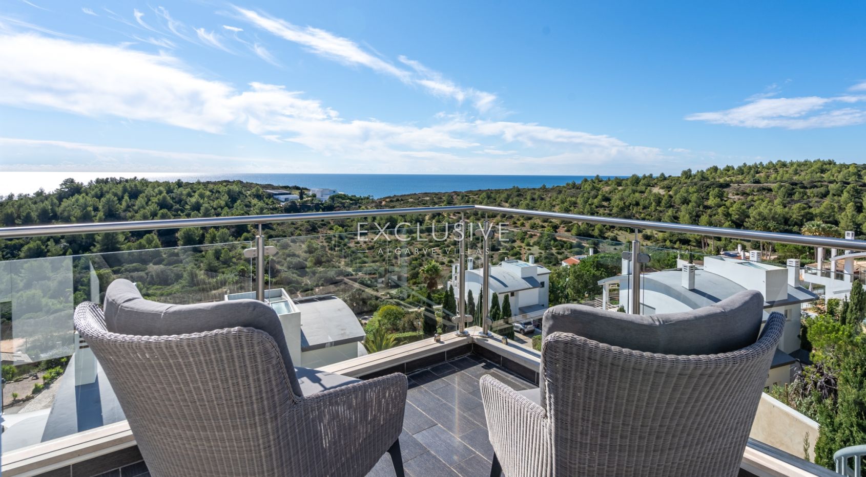 3+2 bedroom Modern villa with stunning sea views near Burgau, Algarve