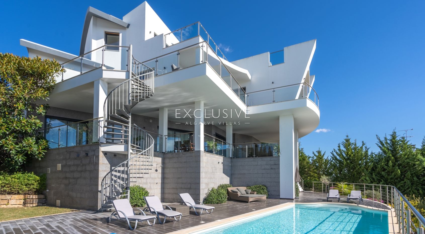 3+2 bedroom Modern villa with stunning sea views near Burgau, Algarve